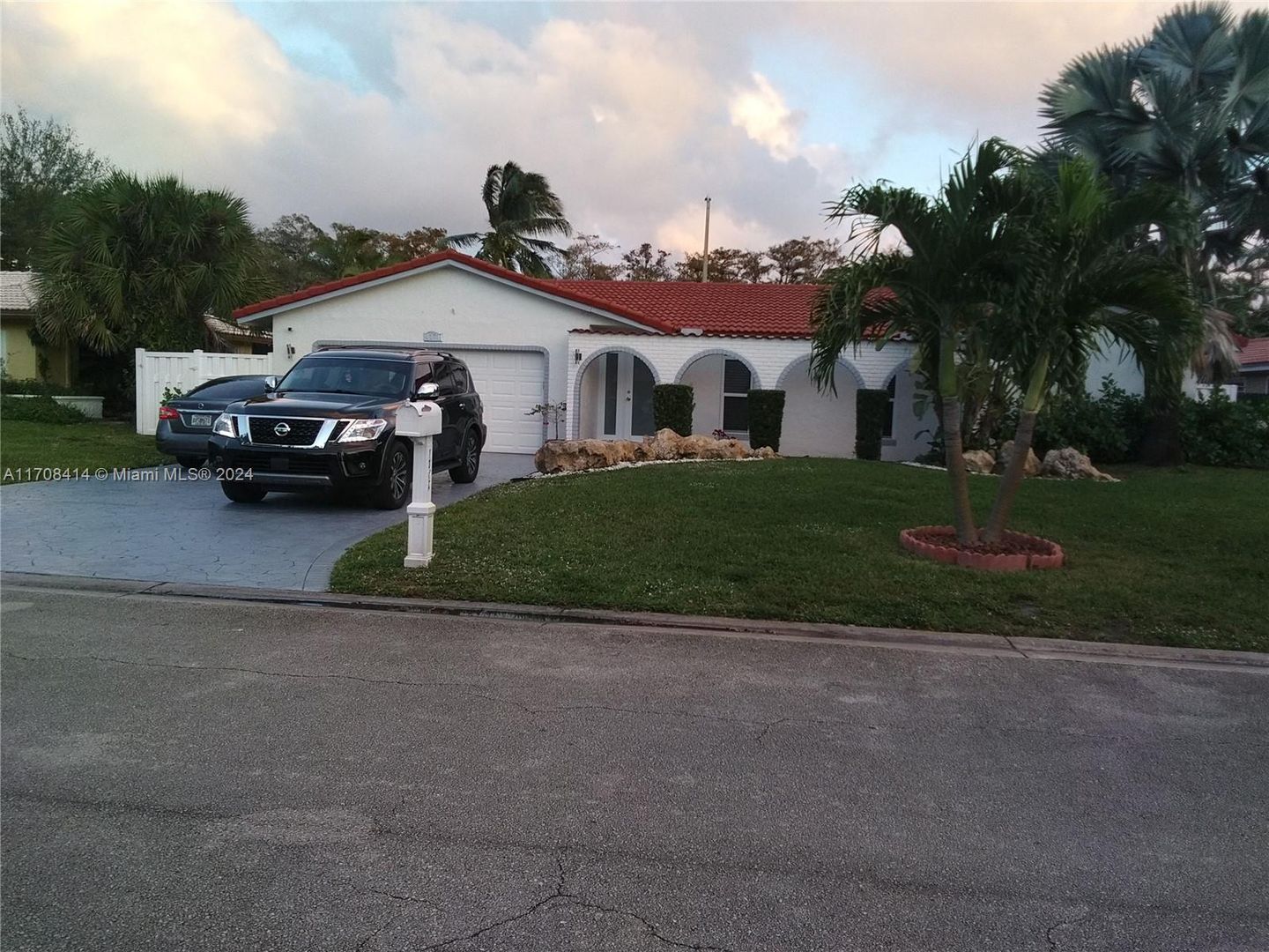 CORAL SPRINGS House: 1377 NW 87TH TER