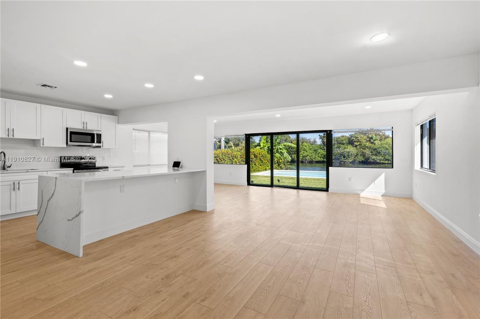 HOLLYWOOD House: 317 N 31ST AVE