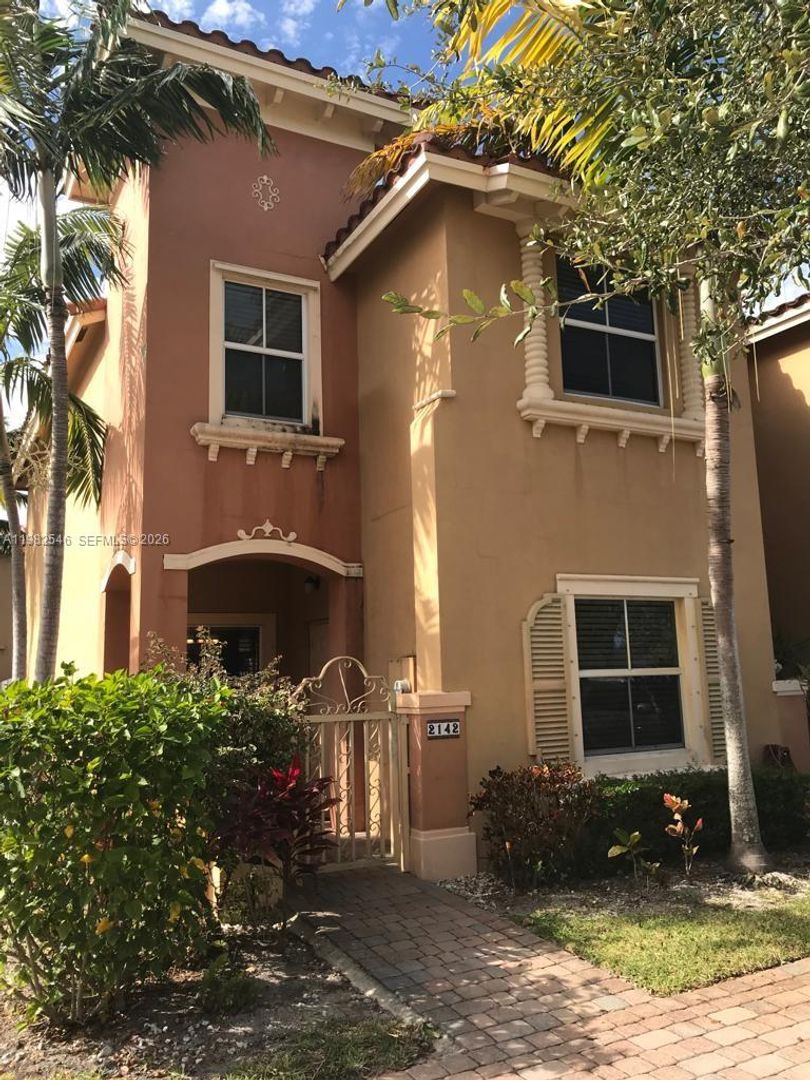 HOLLYWOOD House: 2142 SIENA WAY