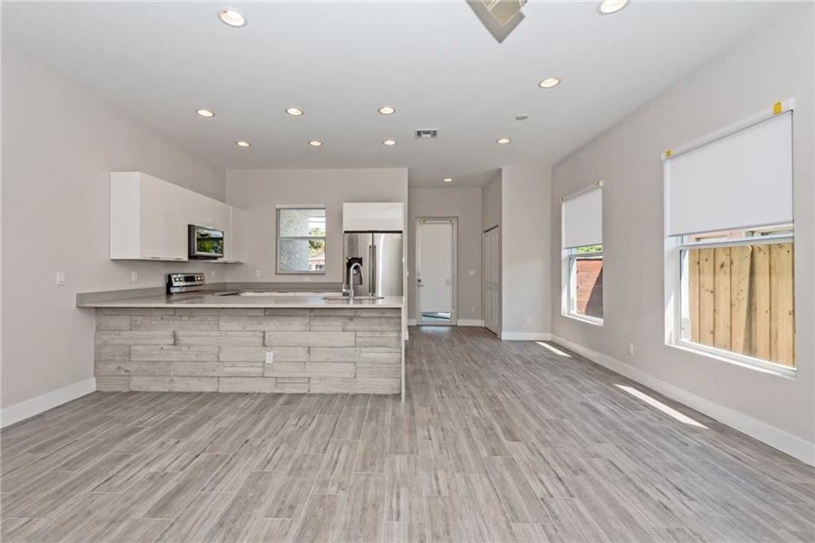 FORT LAUDERDALE House: 1105 NE 2ND AVE