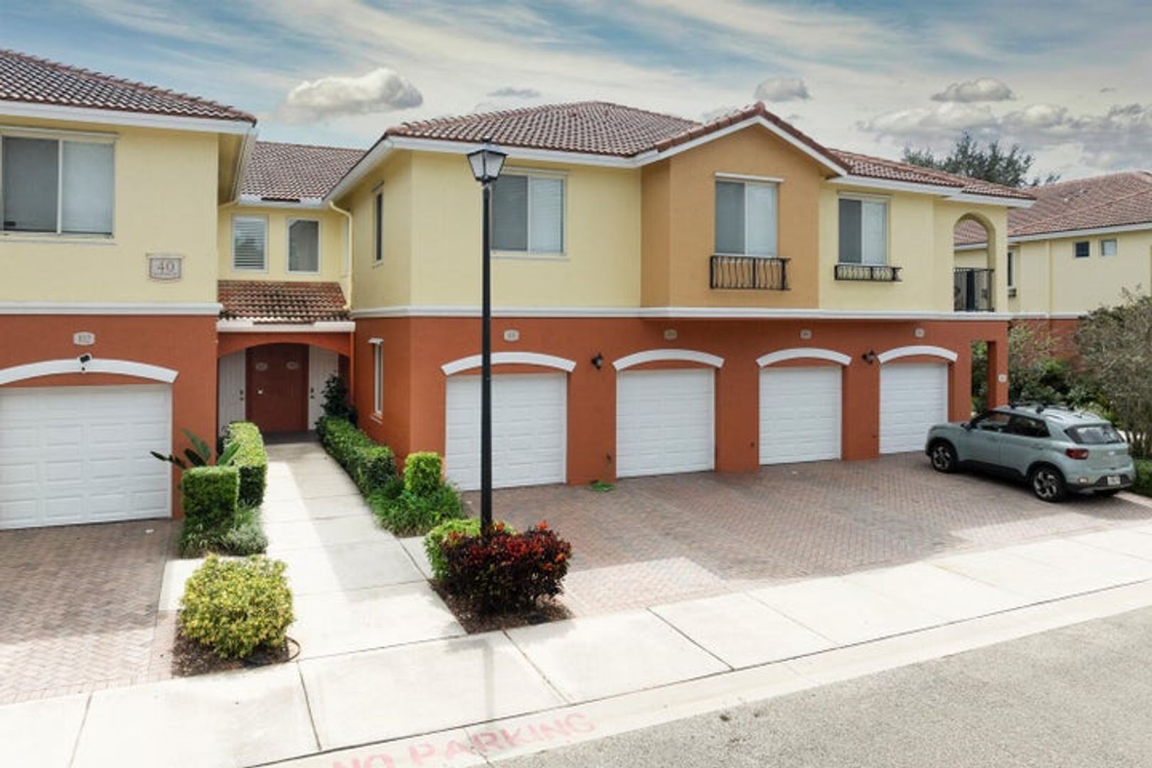 Stuart House: 40 SE Sedona Circle 103