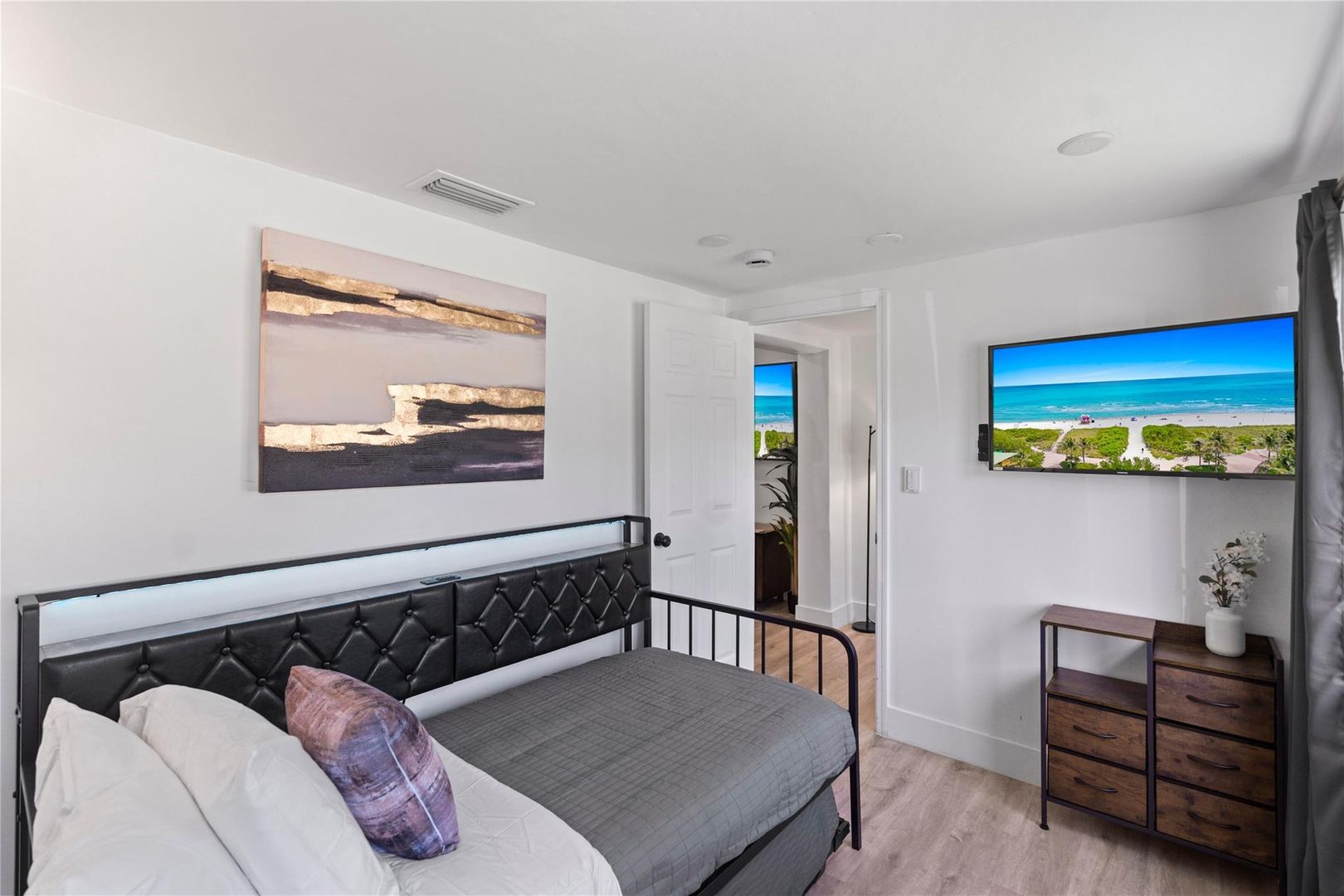 OAKLAND PARK House: 719 NE 36TH ST #719