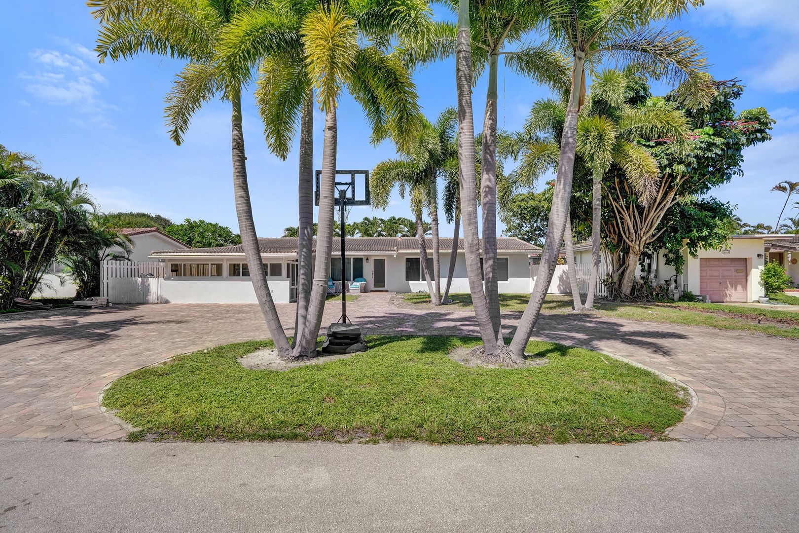 DEERFIELD BEACH House: 1633 SE 5TH CT