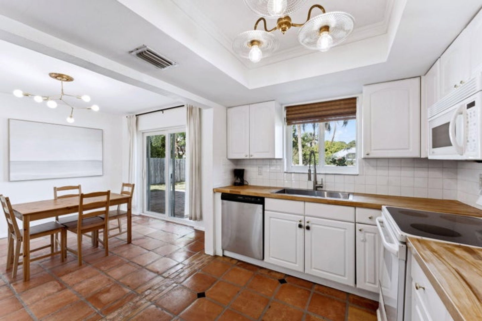 BOYNTON BEACH House: 239 SE 34TH AVE