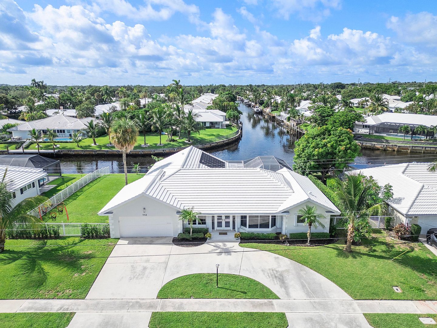 BOCA RATON House: 772 APPLE TREE LN