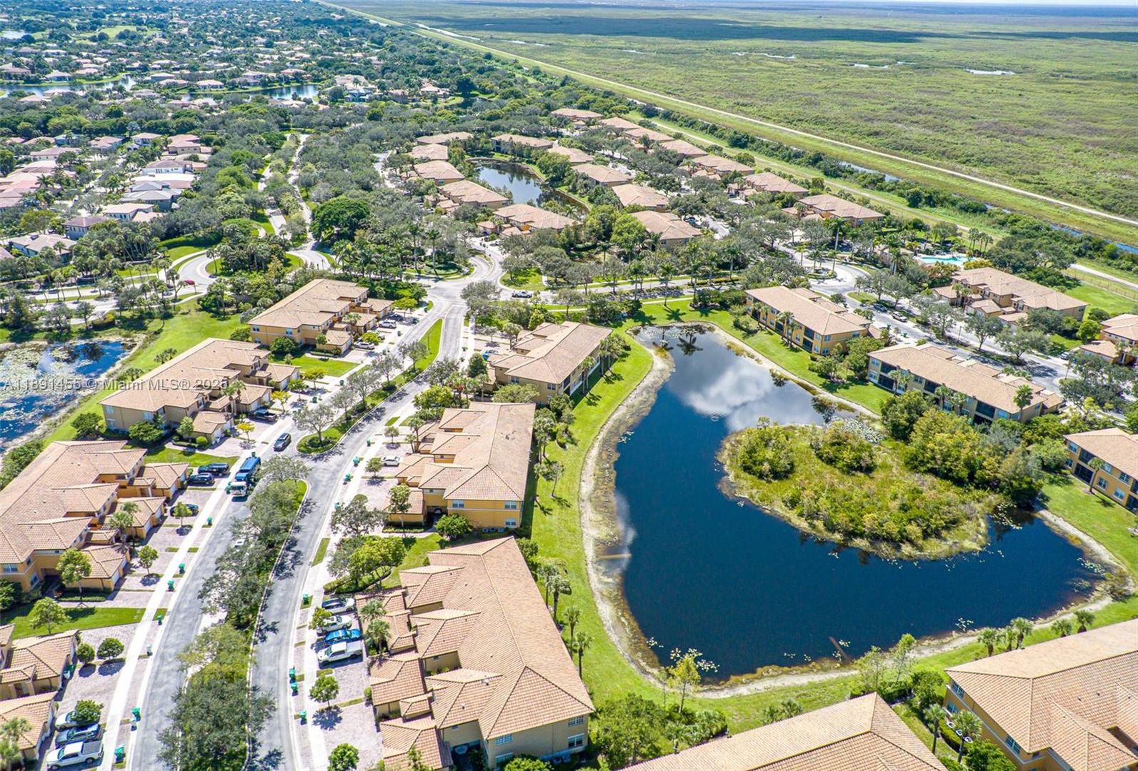 PARKLAND House: 8231 NW 127TH LN # 33-A