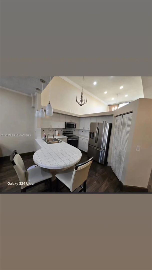 PEMBROKE PINES House: 672 SW 158TH TER #672