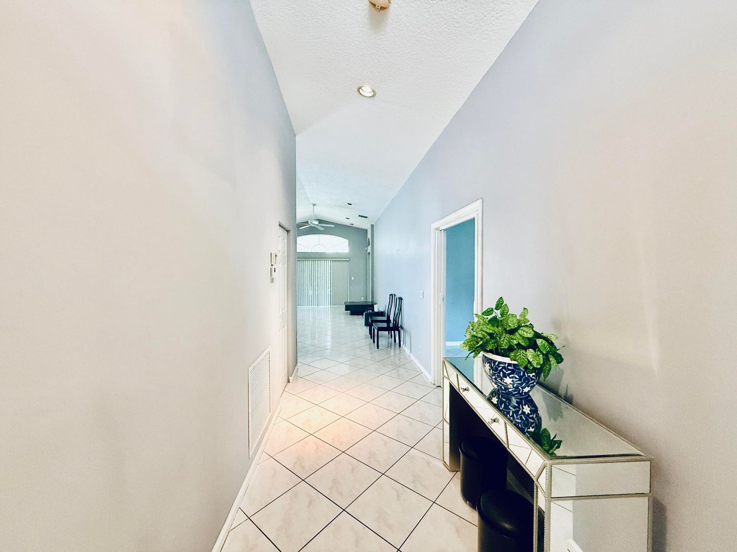 BOYNTON BEACH House: 10921 ROYAL CARIBBEAN CIR #10921