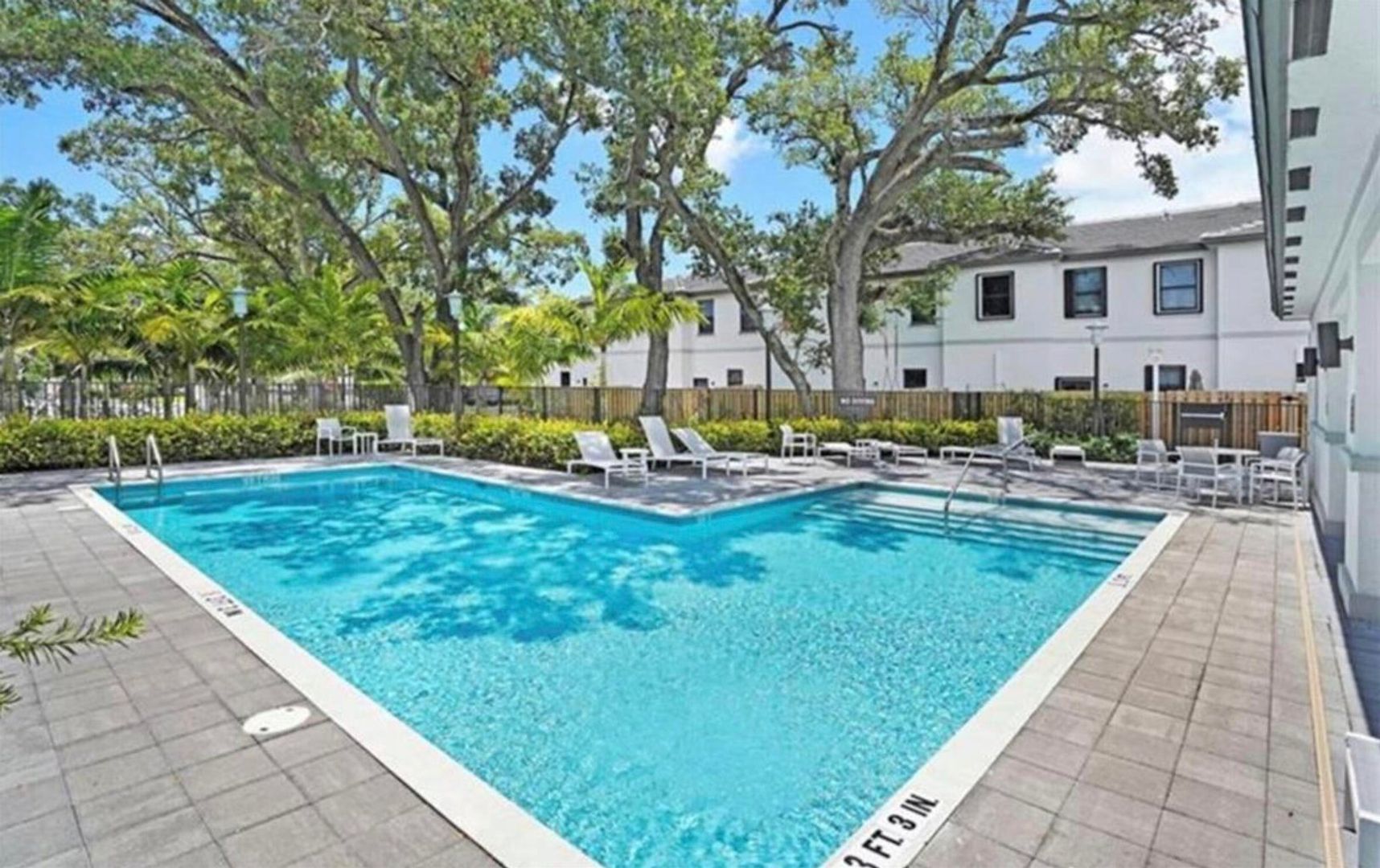 FORT LAUDERDALE House: 1513 SW 28TH ST