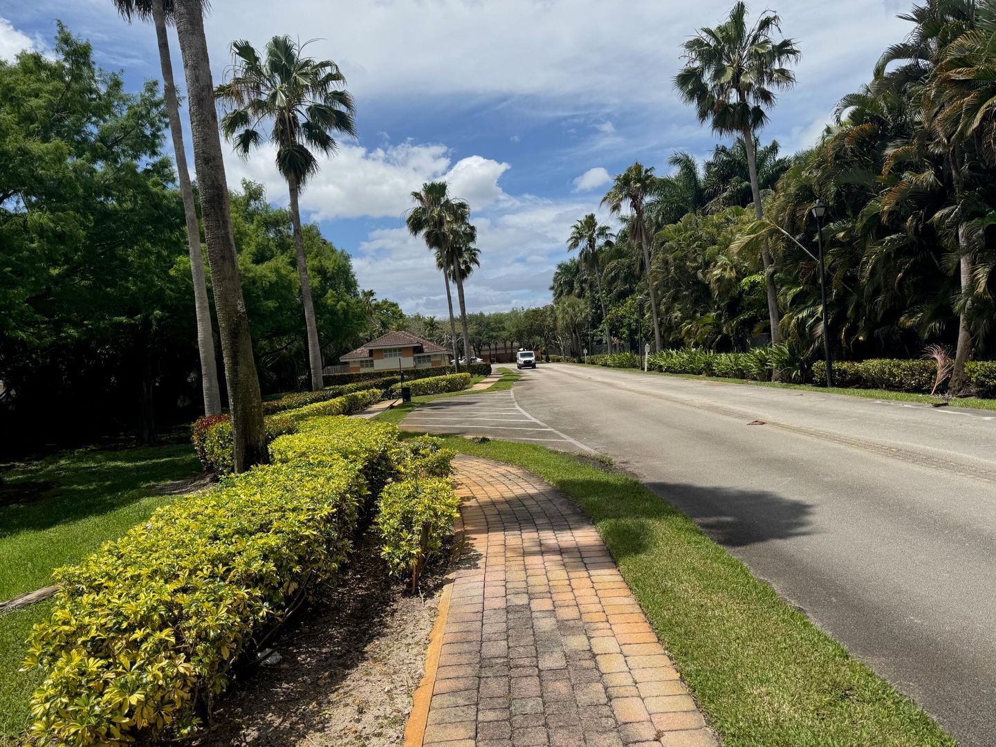 DAVIE House: 6639 HIDDEN COVE DR #4-7