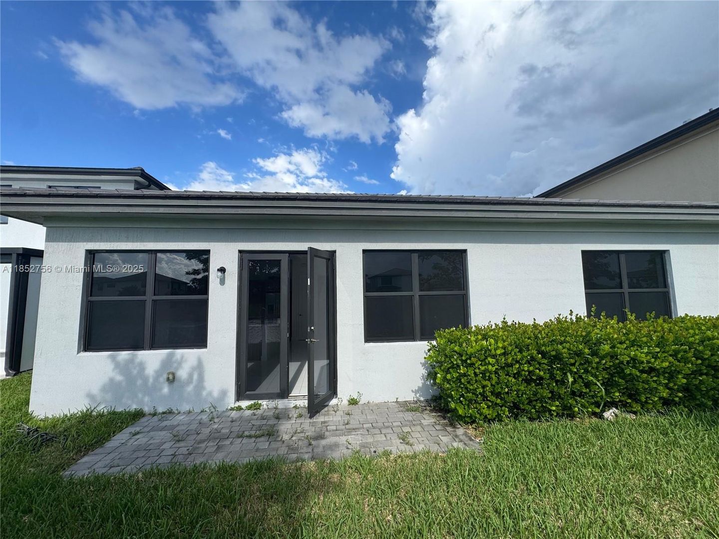 MIRAMAR House: 4398 SW 173RD AVE