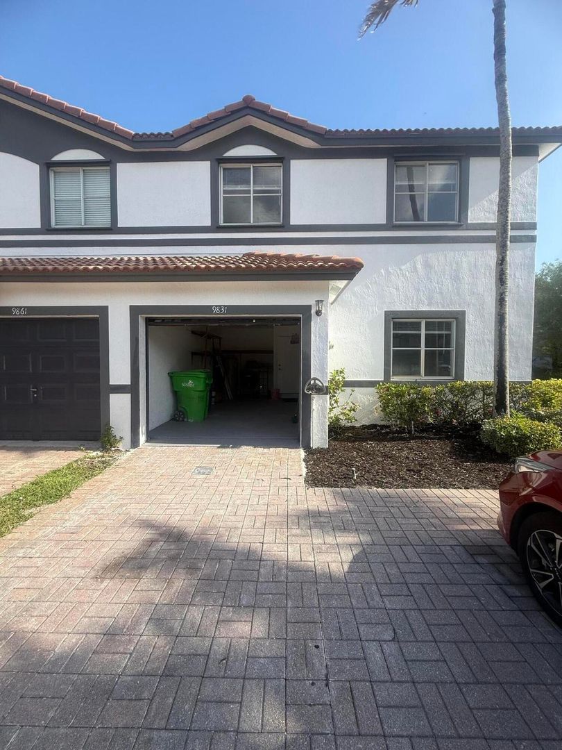SUNRISE House: 9831 NW 24TH ST #9831