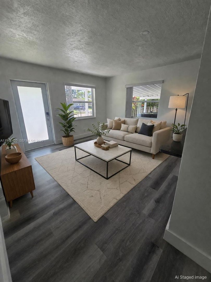 HOLLYWOOD House: 6421 ALLEN ST