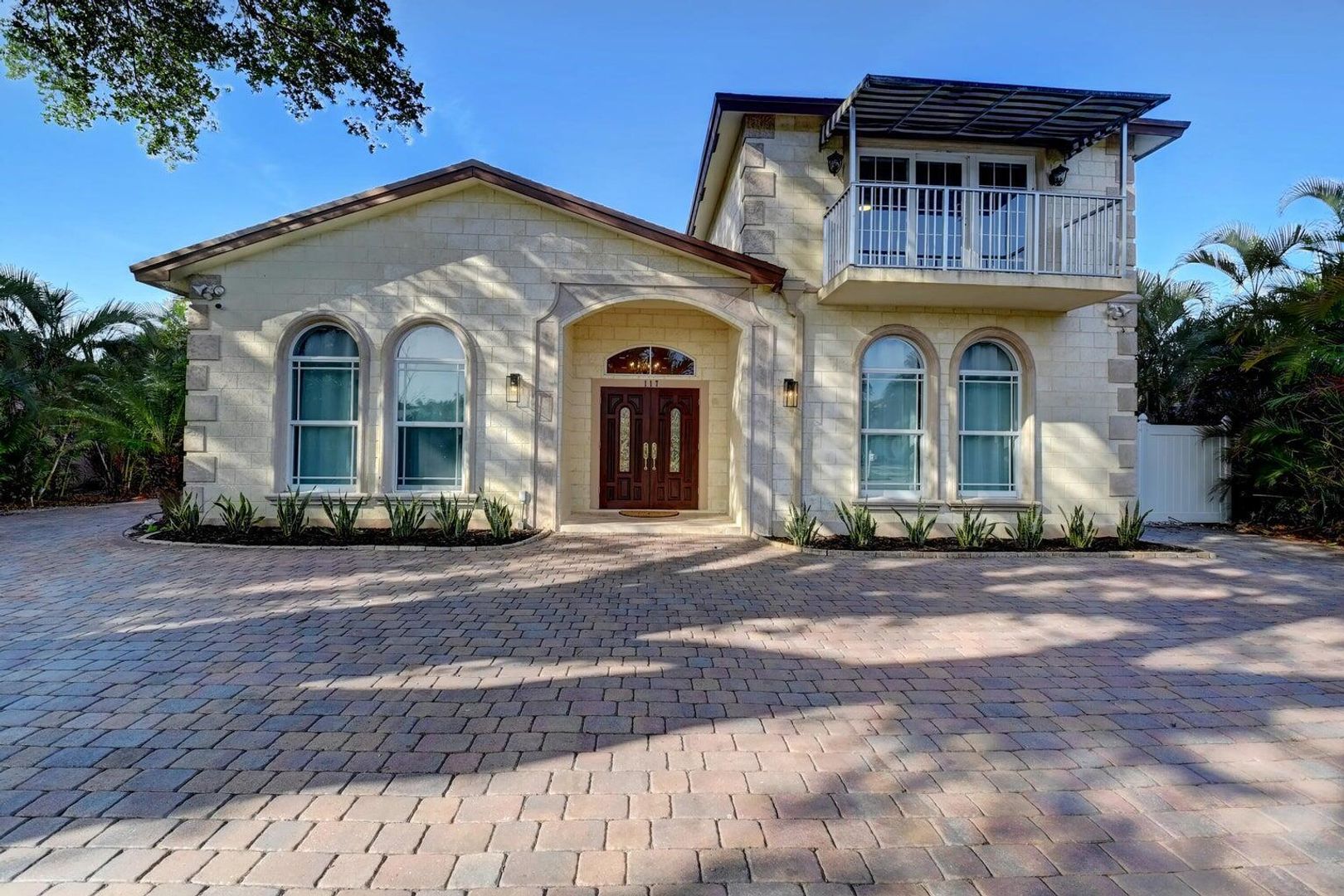 BOCA RATON House: 117 NW 8TH ST