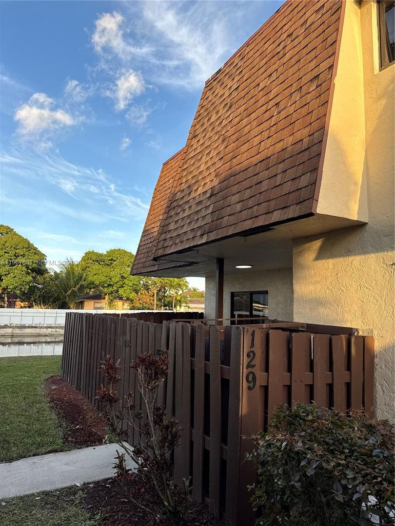 NORTH LAUDERDALE House: 129 SAN REMO BLVD