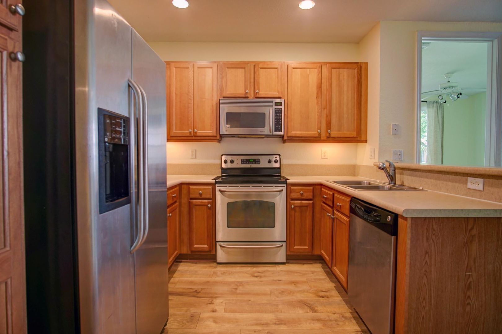 DELRAY BEACH House: 1020 E LONGPORT CIR #TOWNHOUSE F2