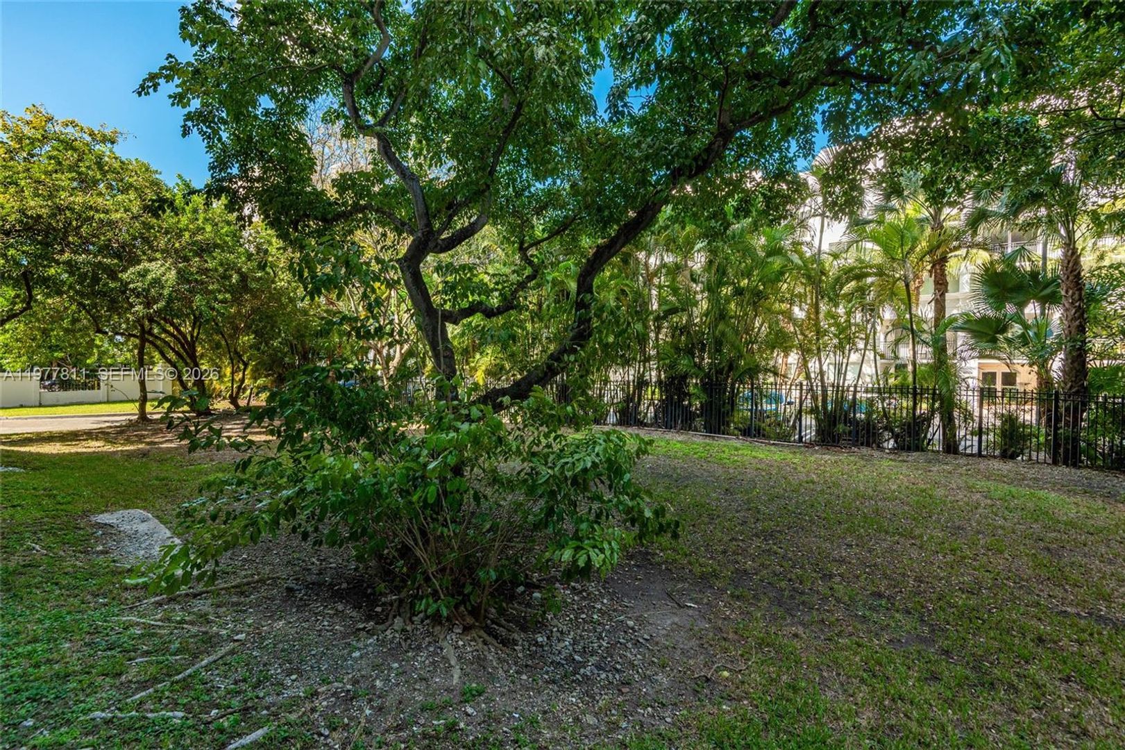 SUNNY ISLES BEACH House: 17021 N BAY RD #102