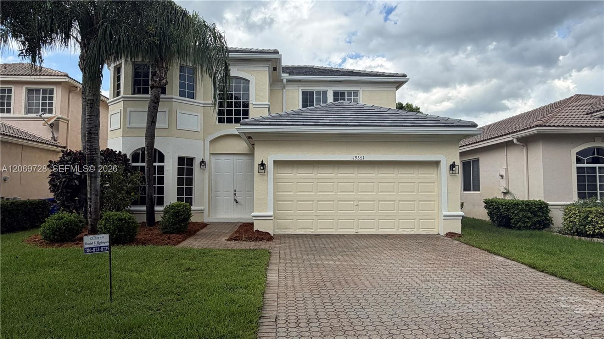 PEMBROKE PINES House: 19351 SW 61ST ST #19351