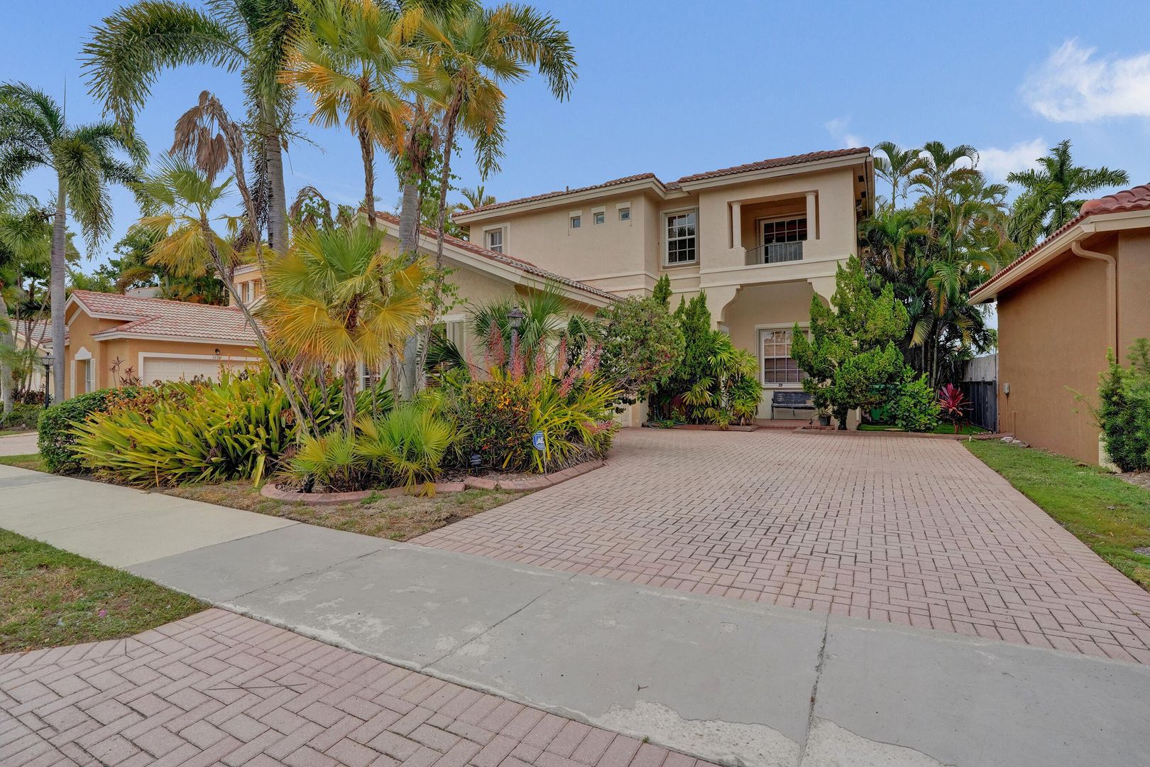 CORAL SPRINGS House: 5897 NW 120TH TER #5897