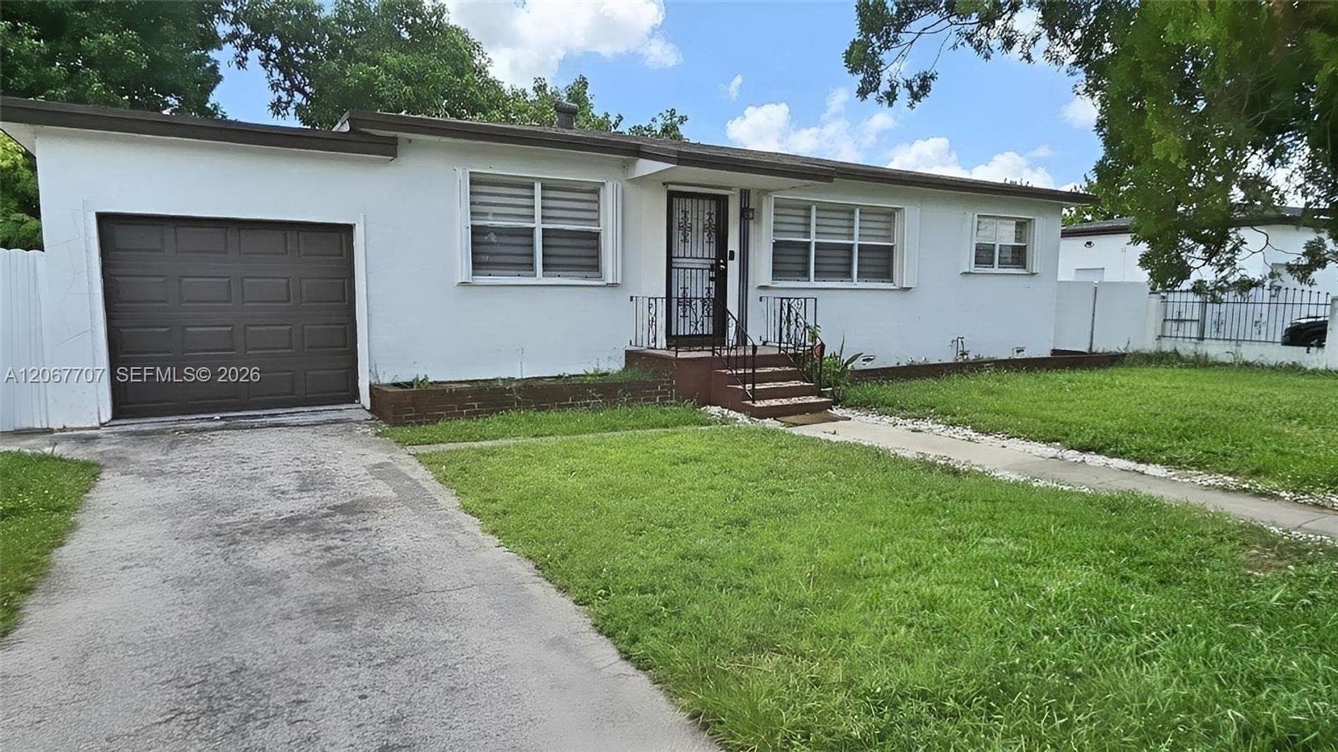 MIAMI GARDENS House: 18011 NW 6TH PL