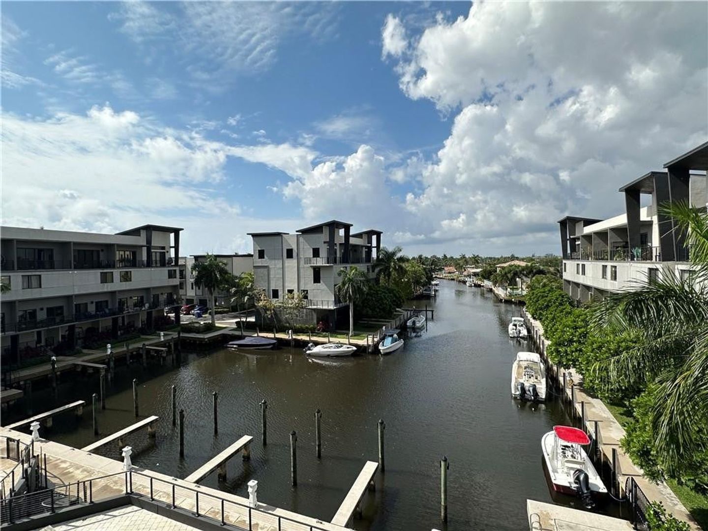 POMPANO BEACH House: 113 SE 1ST CIR