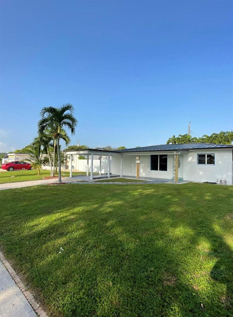 HOLLYWOOD House: 600 N 70TH TER #600