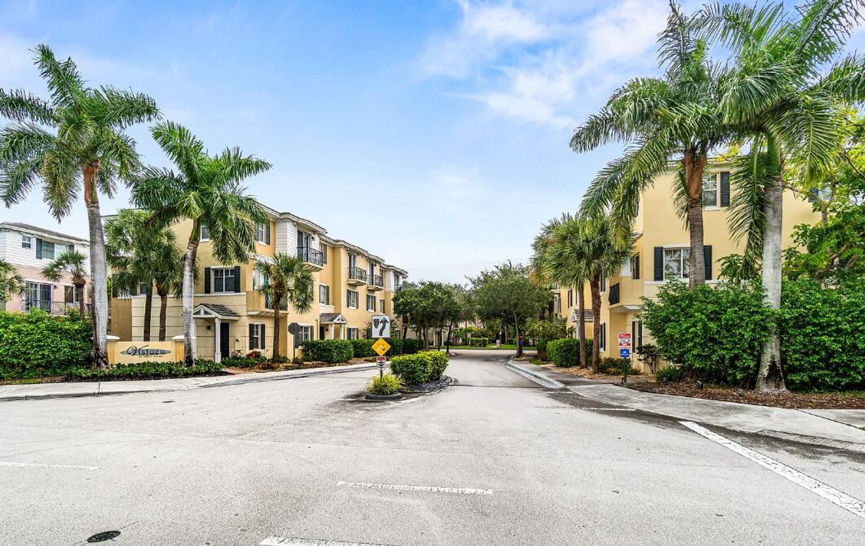 BOCA RATON House: 536 NW 39TH CIR #536