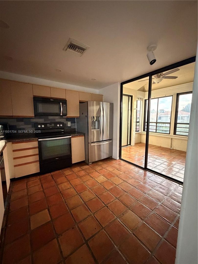 BOCA RATON House: 7460 LA PAZ BLVD APT 310