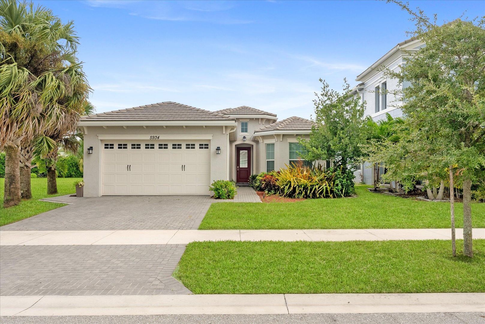 THE ACREAGE House: 5934 BUTTONBUSH DR