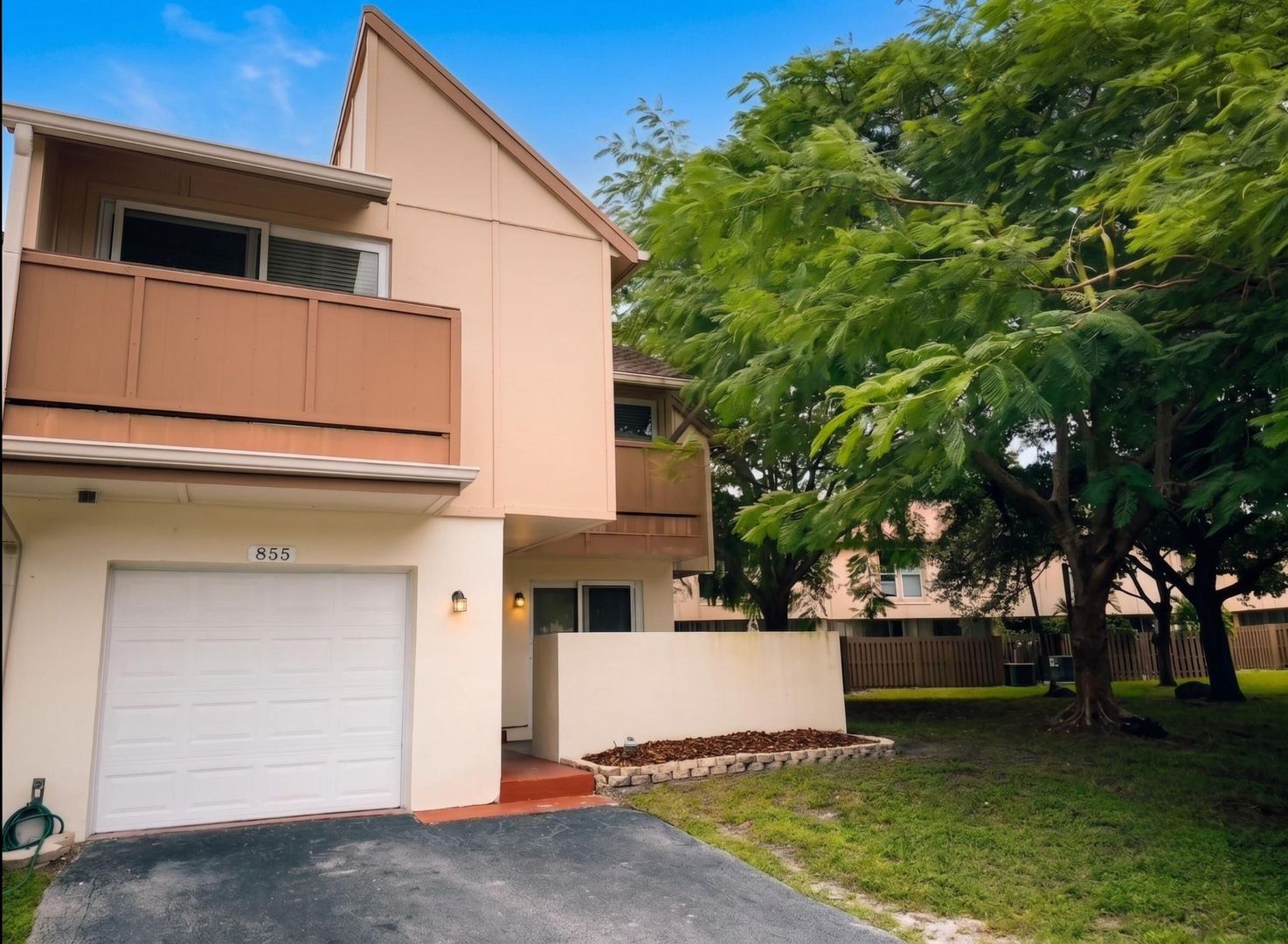PLANTATION House: 855 NW 80TH WAY # 6