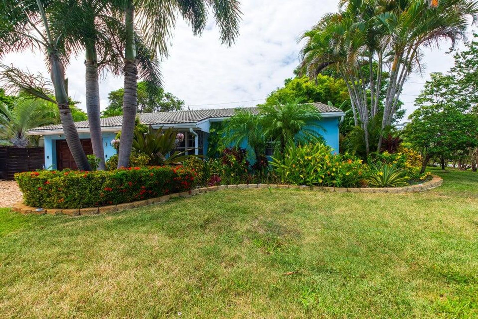 BOYNTON BEACH House: 145 SE 3RD AVE #145