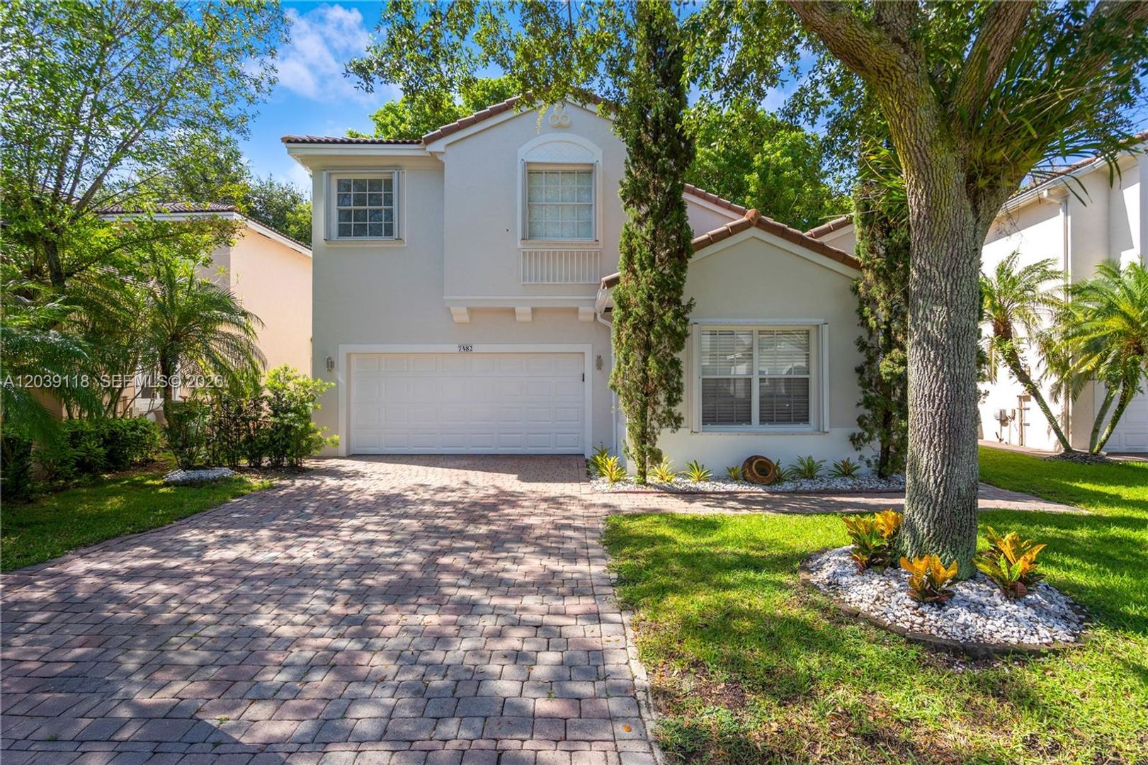 PEMBROKE PINES House: 7482 NW 21ST CT