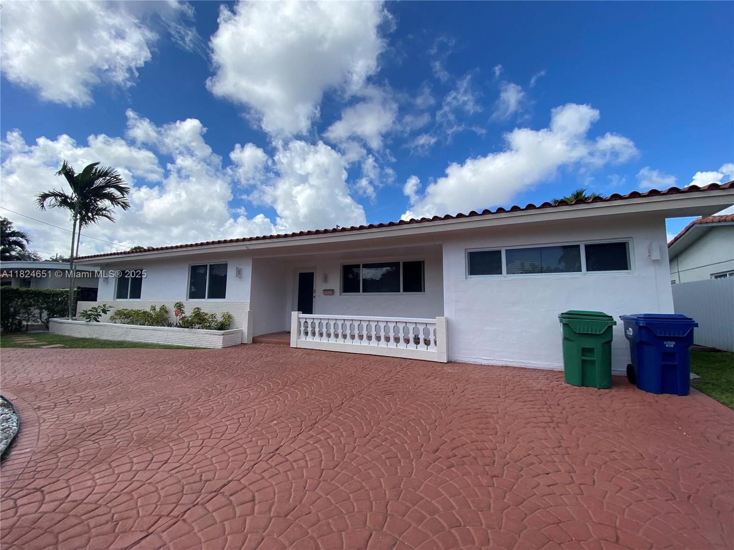 MIAMI House: 19330 NE 18TH PL