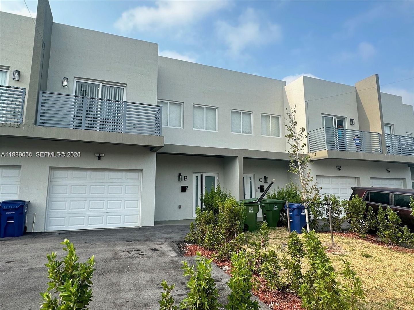 HALLANDALE BEACH House: 116 NW 10TH ST #B