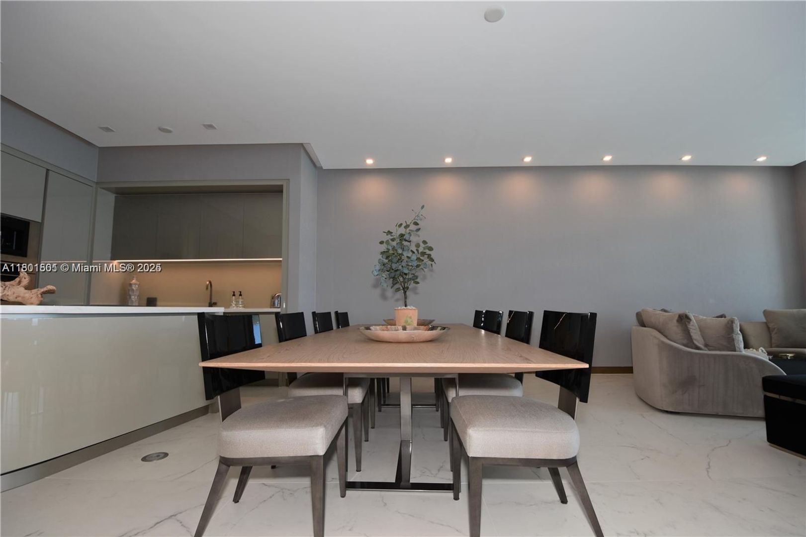 SUNNY ISLES BEACH House: 18975 COLLINS AVE UNIT 2003