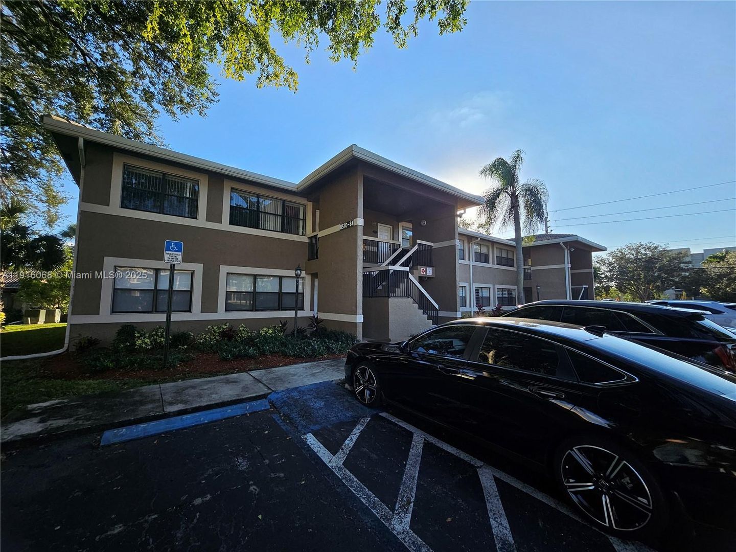CORAL SPRINGS House: 11570 NW 42ND ST #11570