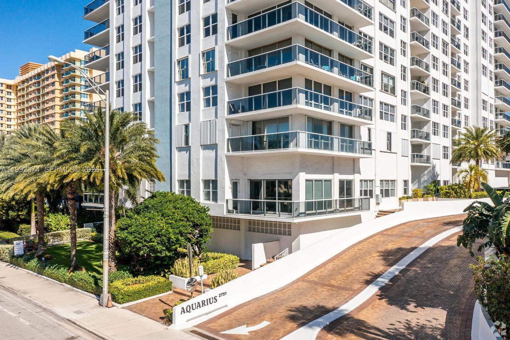 HOLLYWOOD House: 2751 S OCEAN DR APT 508S