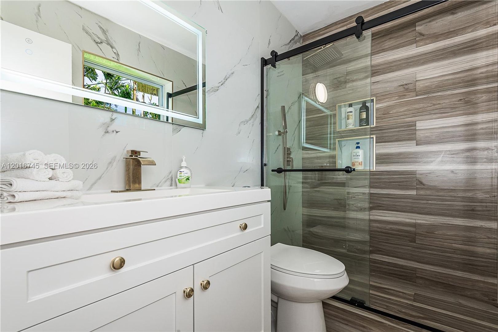 HOLLYWOOD House: 1521 ARTHUR ST #1521