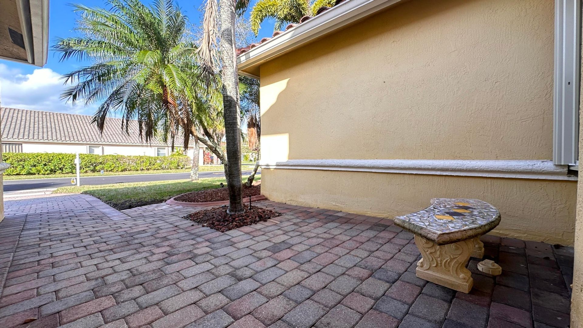 PEMBROKE PINES House: 19010 SW 10TH ST #0