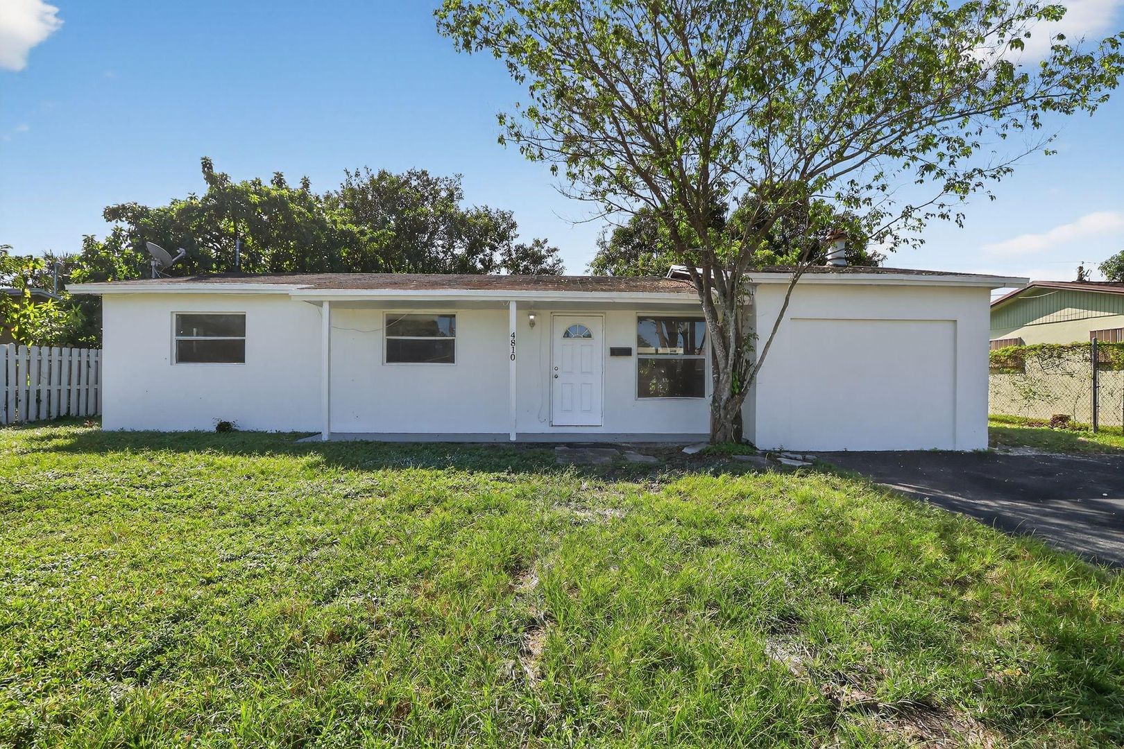 LAUDERHILL House: 4810 NW 19TH ST