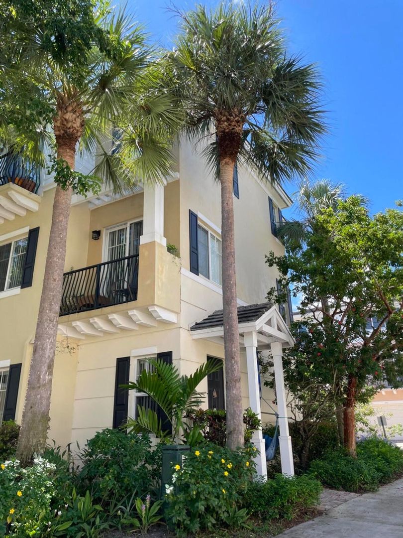 BOCA RATON House: 552 NW 39TH CIR #0