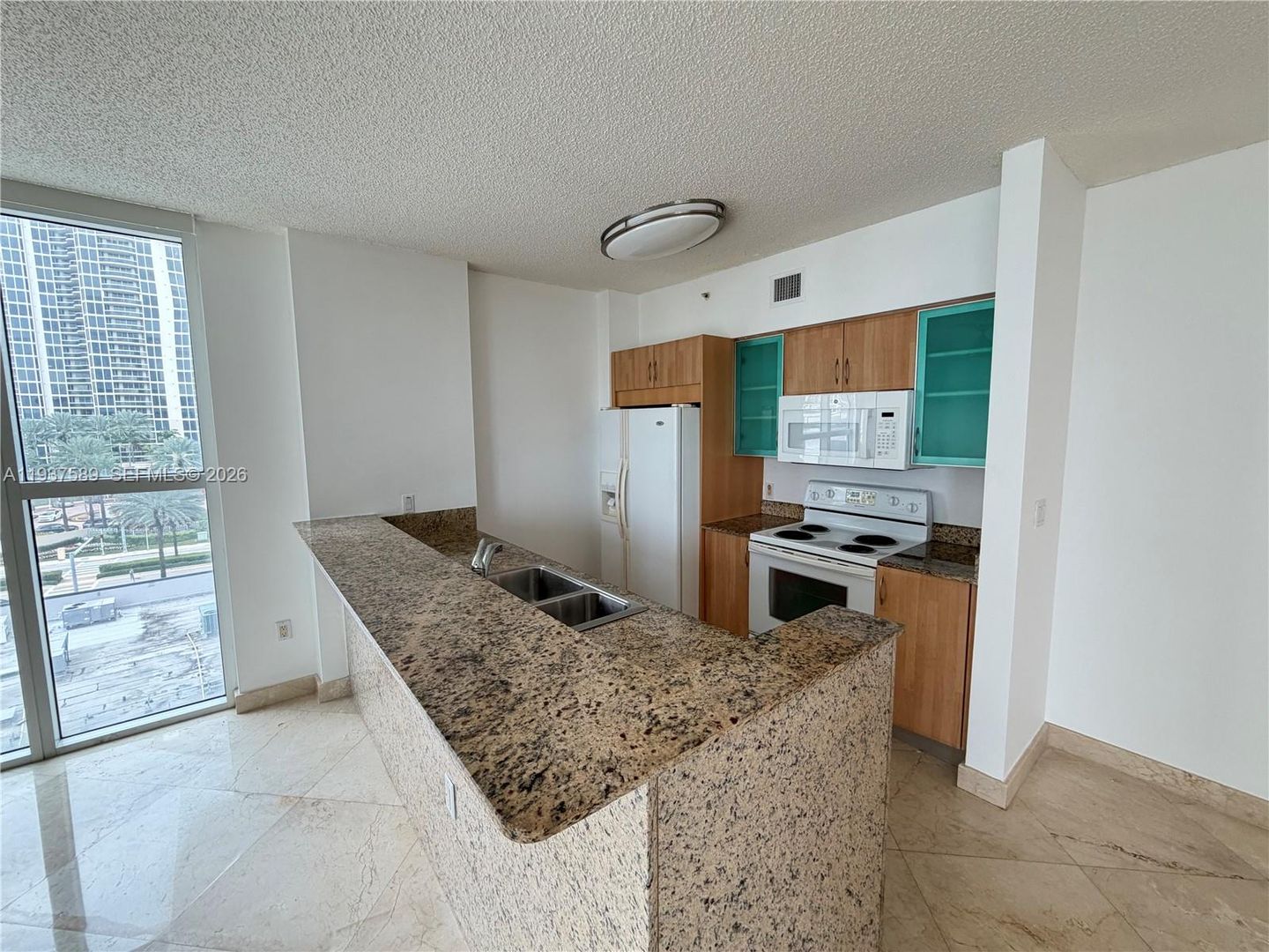 SUNNY ISLES BEACH House: 17555 ATLANTIC BLVD UNIT 607