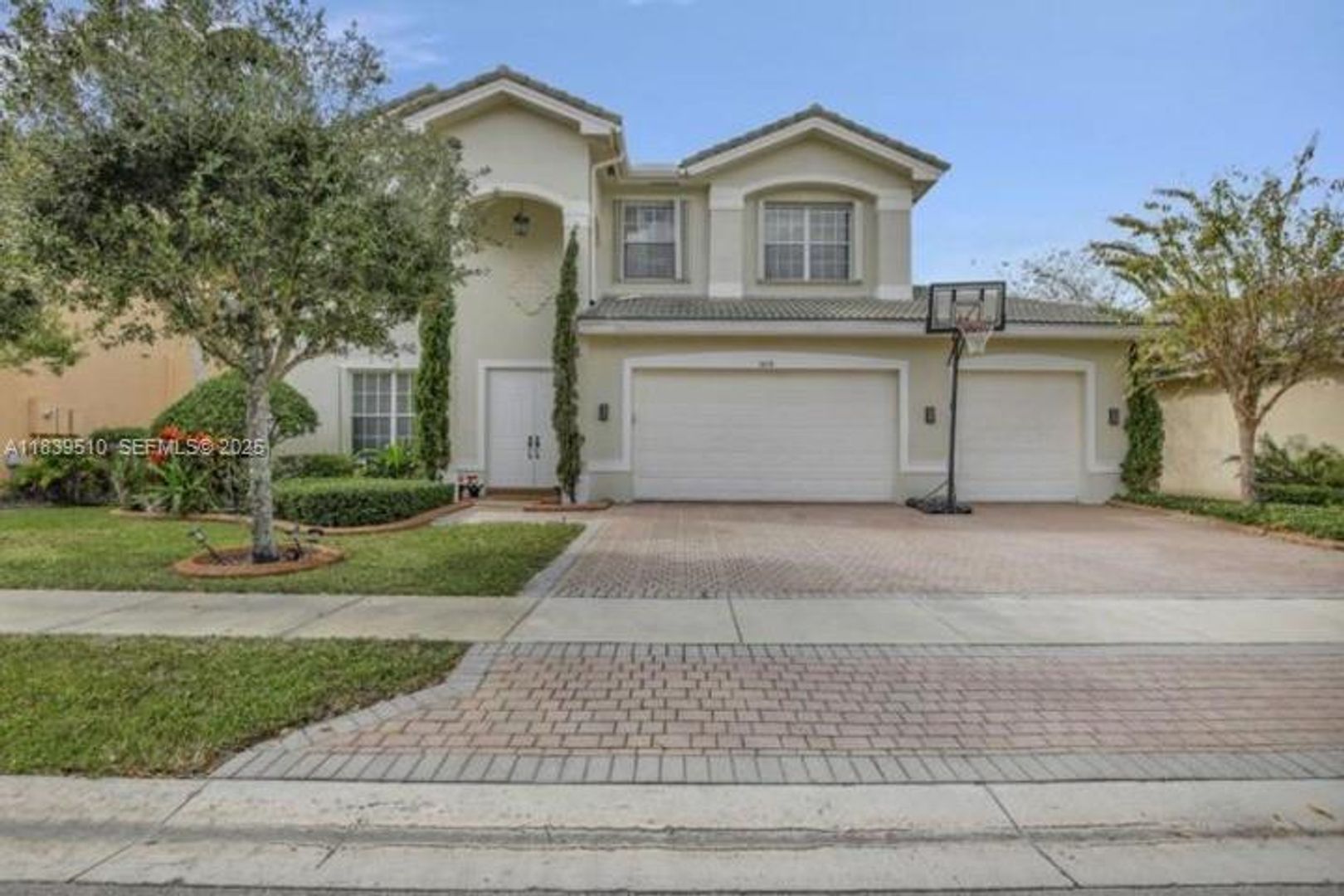 MIRAMAR House: 5078 SW 183RD AVE