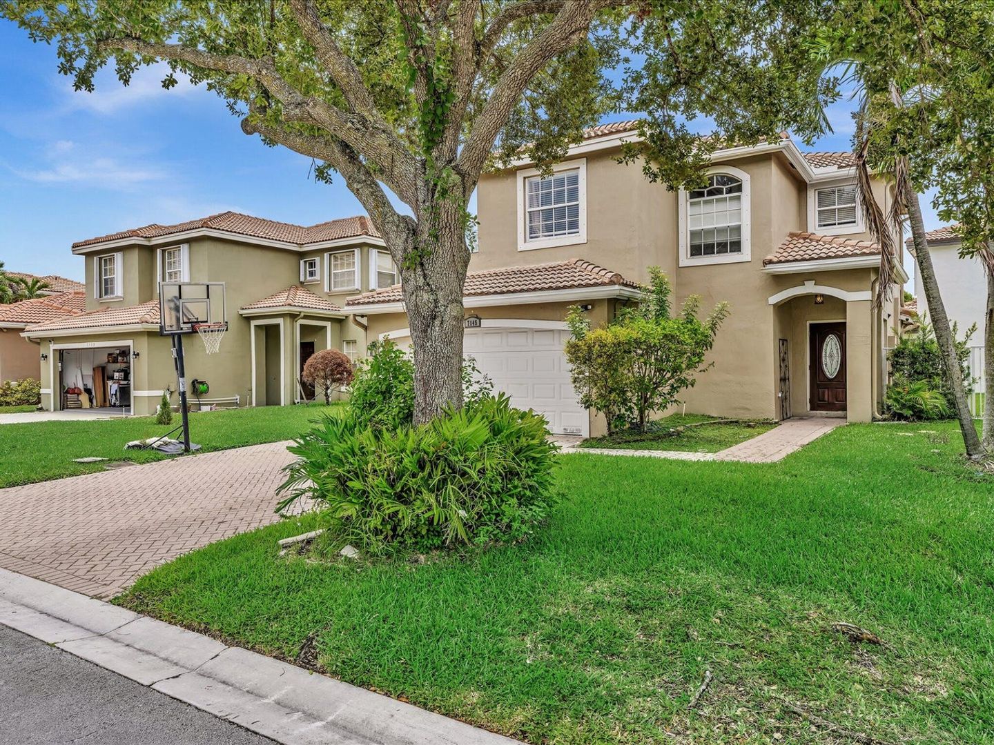 COCONUT CREEK House: 7145 CRESCENT CREEK WAY #7145