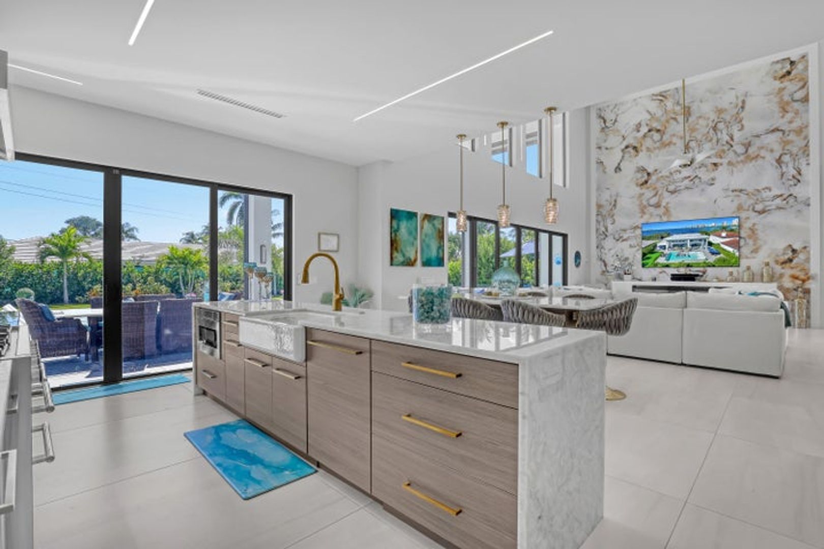 Riviera Beach House: 1161 Pine Point Road