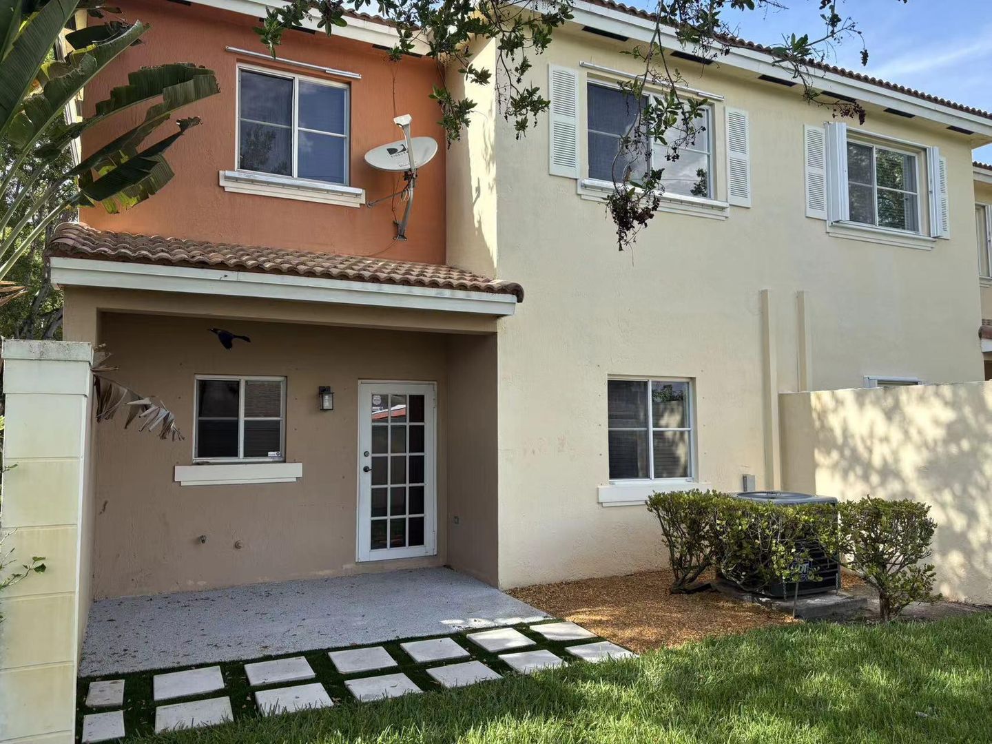 SUNRISE House: 11500 NW 33RD ST #0