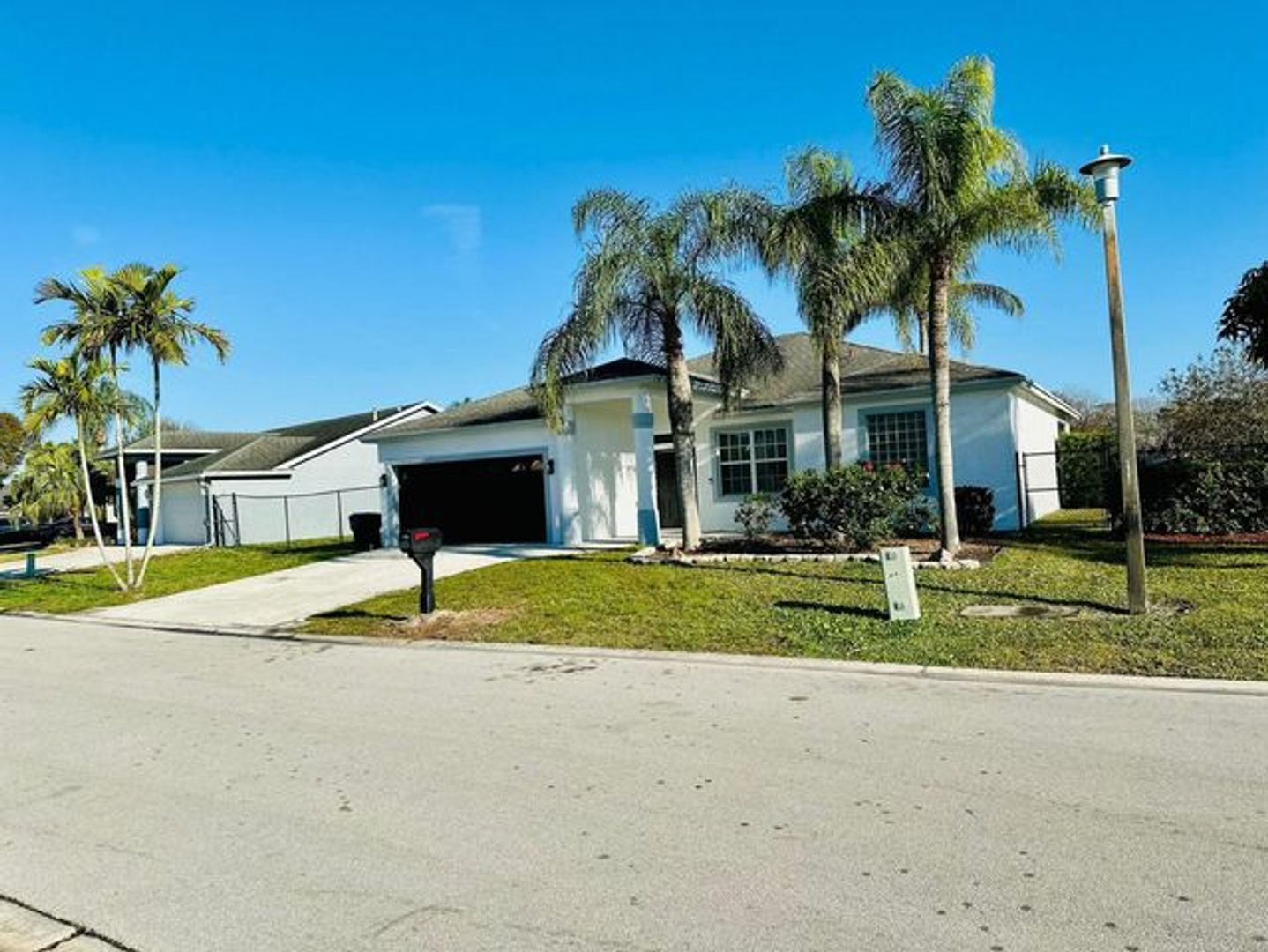 Greenacres House: 1196 Hatteras Circle