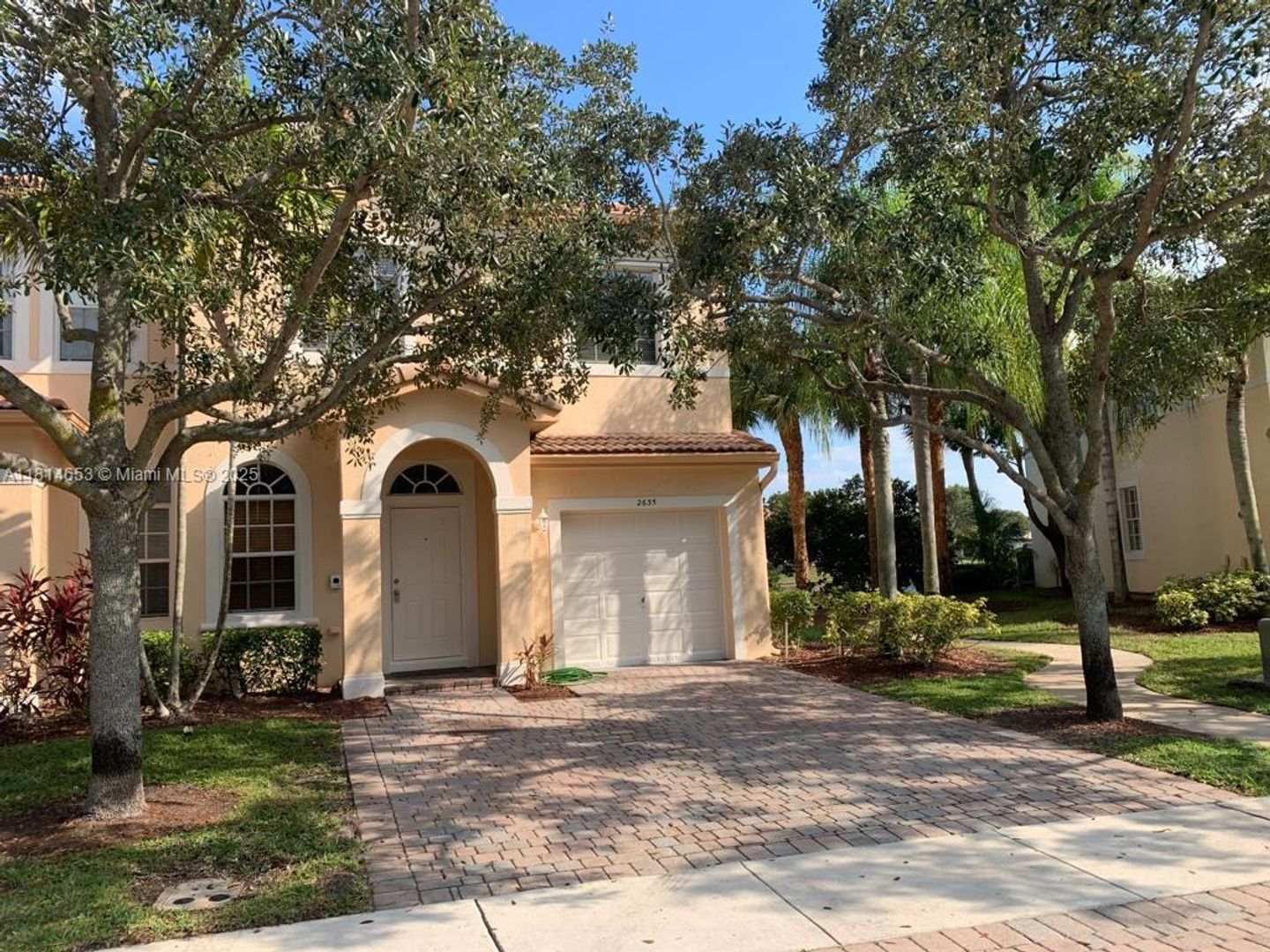 MIRAMAR House: 2635 SW 84TH TER # 106