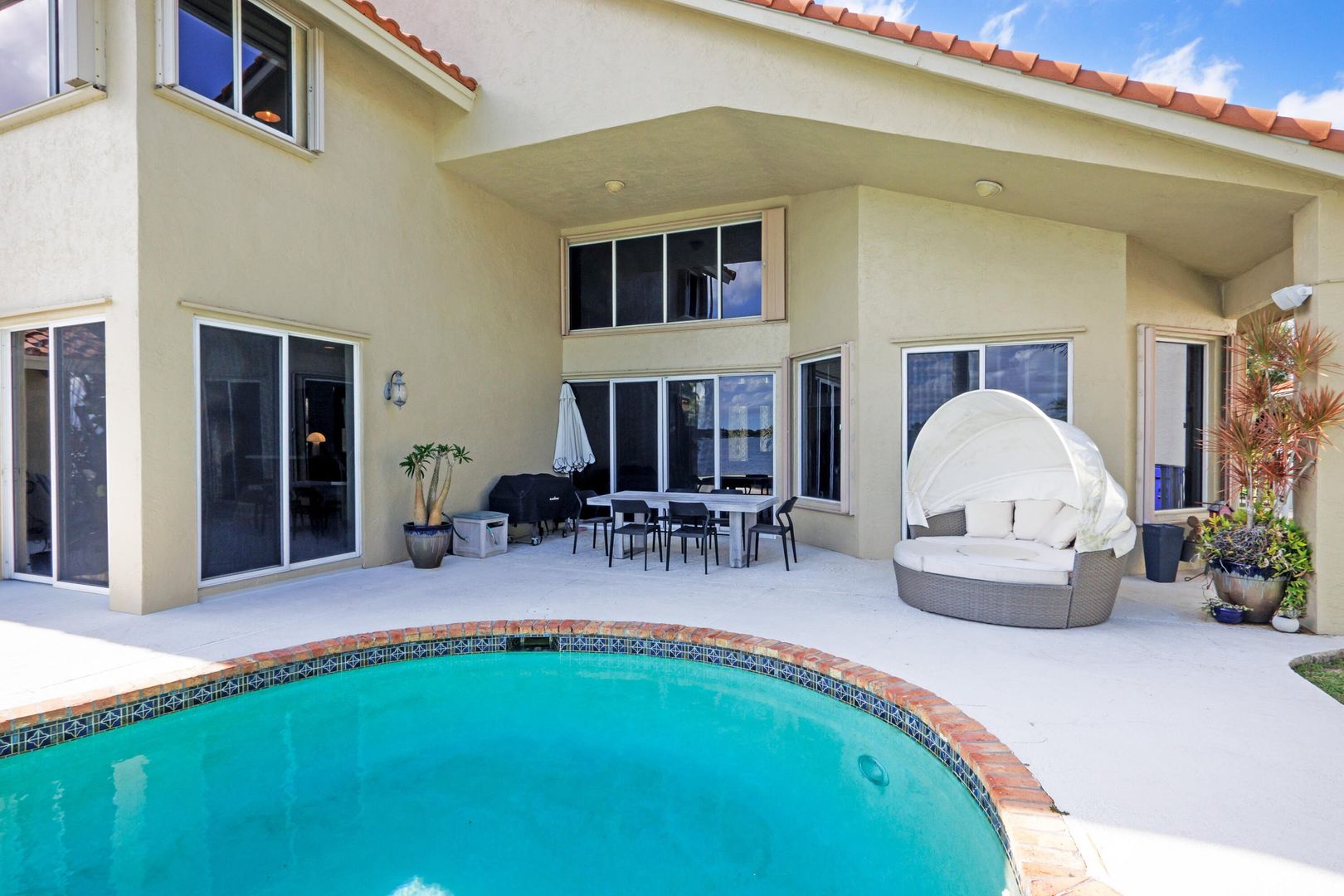 PEMBROKE PINES House: 18142 NW 15TH CT #18142