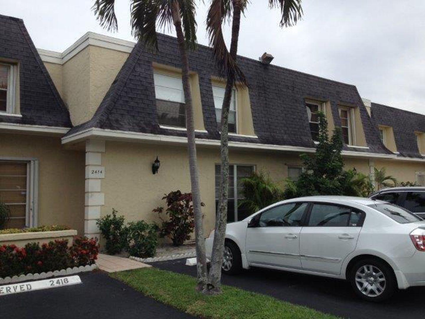 HALLANDALE BEACH House: 2414 NE 11TH ST #TOWNHOUSE 161